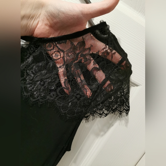 Dynamite Lace Black Top - Picture 3 of 4
